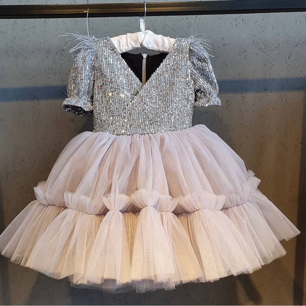 Girls dress costume made size 7-8 years